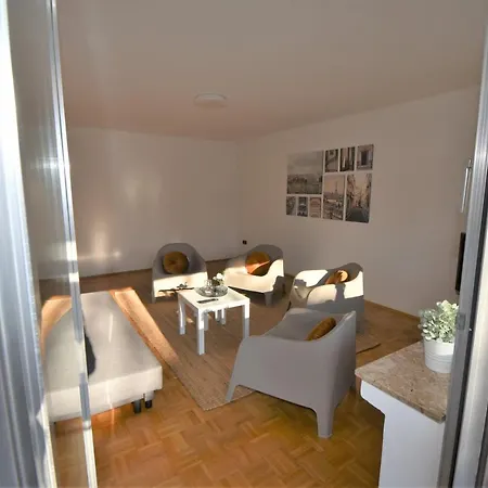 Geraumige 3-zimmer-wohnung * Pulheim